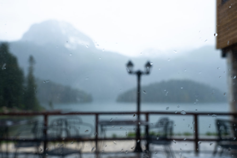 Lac noir du Durmitor sous la pluie