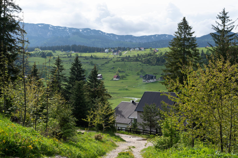 Chalets dans la montagne du Durmitor à Zabljak