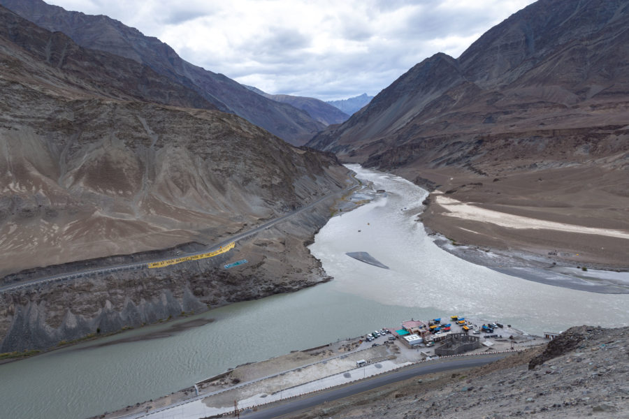 Confluence des fleuves Indus et Zanskar au Ladakh