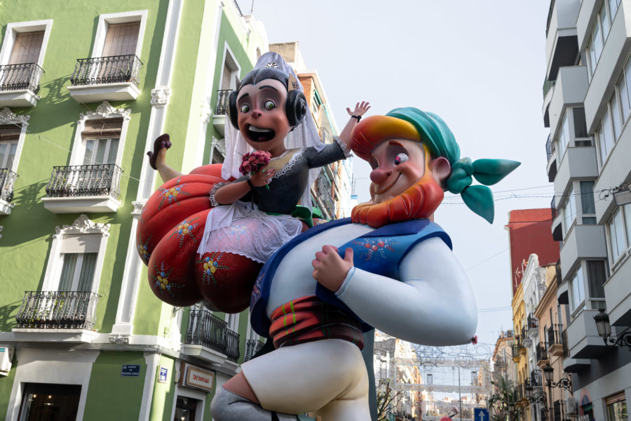 Fête des Fallas, statues dans le quartier de Ruzafa à Valence