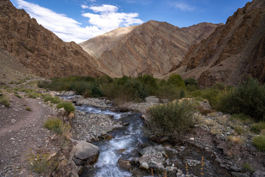 Rivière entre Rumbak et Stok, trek au Ladakh