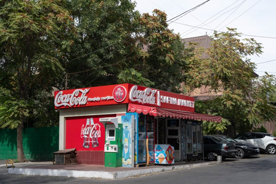 Boutique sponsorisée par Coca Cola à Tachkent
