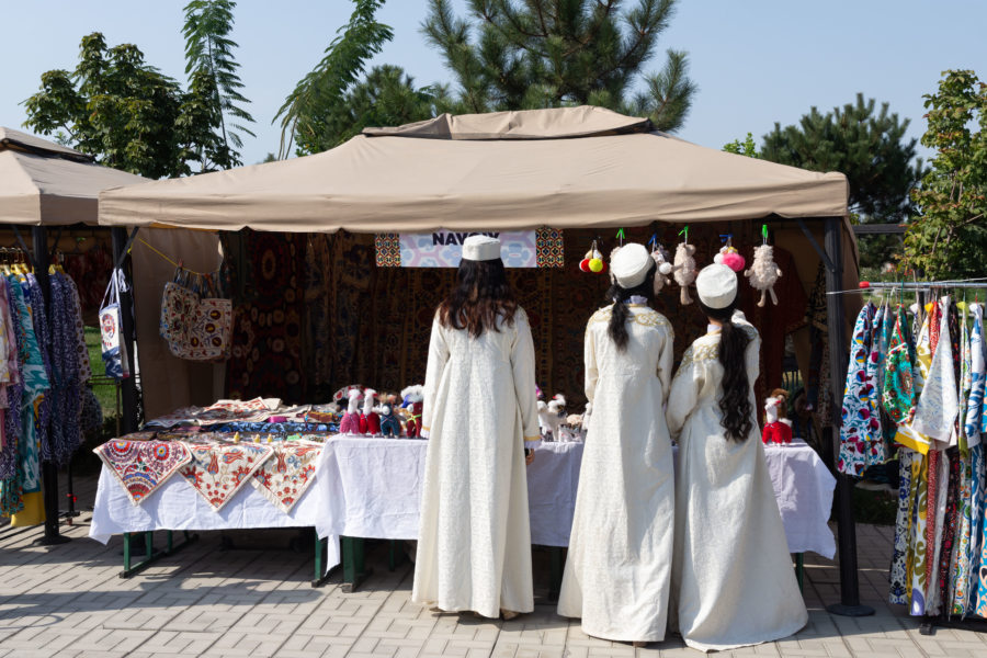 Festival d'artisanat Atlas Bayrami à Marguilan, Ferghana
