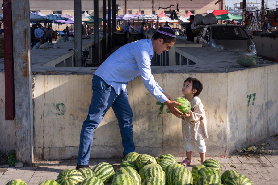 Visite du bazar de Kumtepa à Margilon