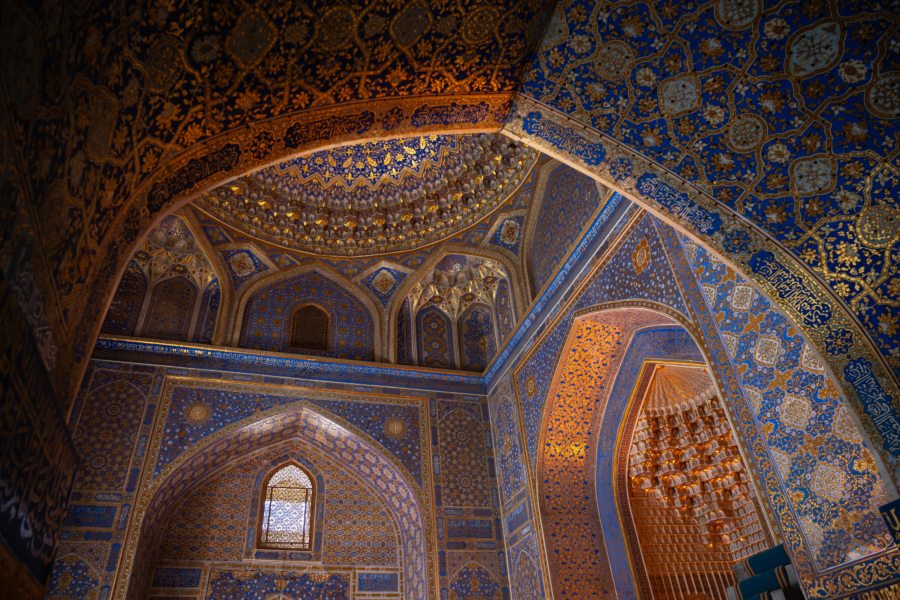 Mosquée dans la madrasa Tilla Qari à Samarcande