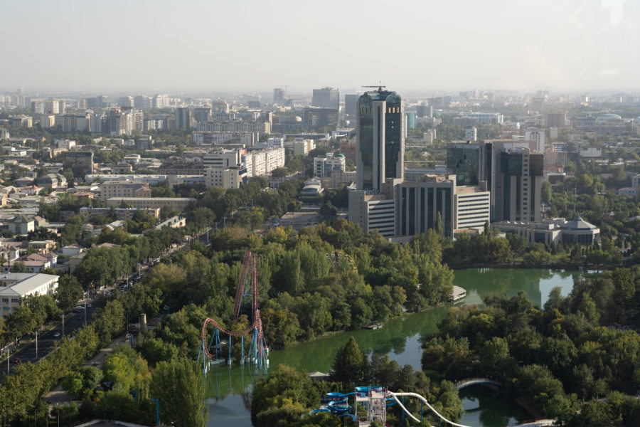 Vue sur Tachkent depuis le restaurant de la tour de télévision