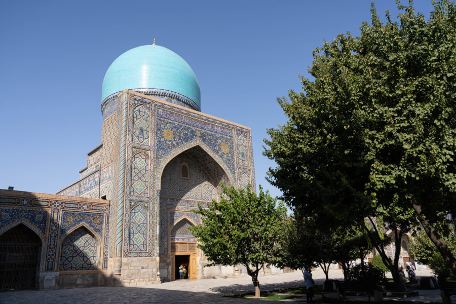 Visite de l'intérieur de la medersa Tilla-Kari, Registan