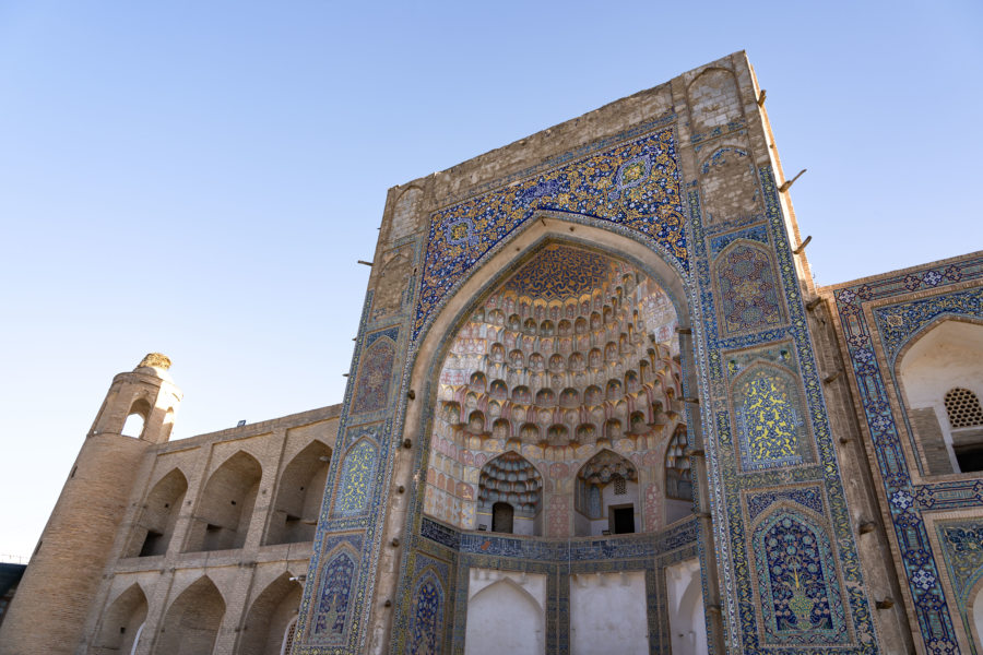 Medersa Abdoullaziz Khan, voyage à Boukhara