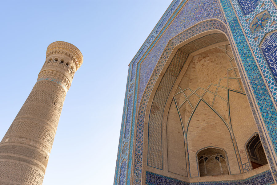 Mosquée Poi Kalon et minaret à Boukhara
